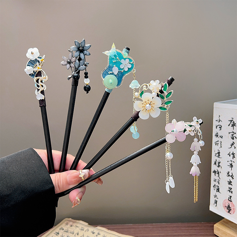 クラシックタッセルヘアスティック黒木製フラワーパールヘアピン - Hanbok Hair Pin のレビューと価格
