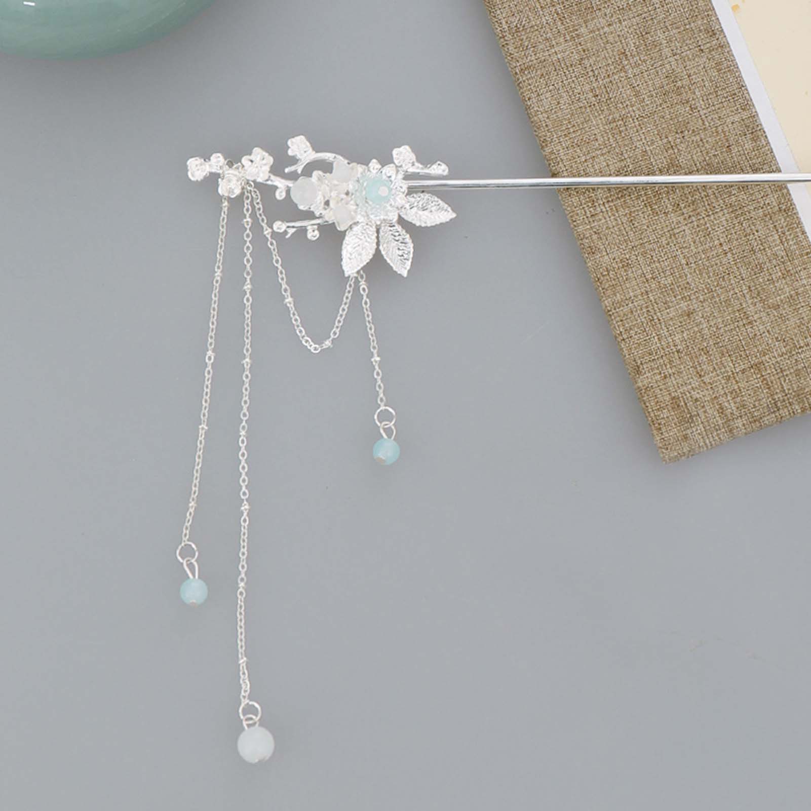 中国風合金ヘアスティック箸型ヘアピン、銀の花のタッセル付き、 - Hanbok Hair Pin のレビューと価格